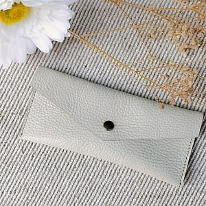 Étui à lunettes enveloppe crème