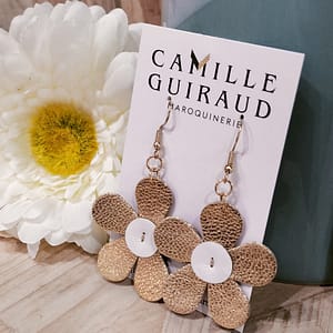 Boucles marguerite dorée beige