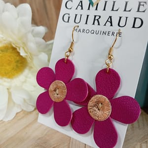 Boucles d’oreilles marguerite en cuir fuchsia et rose métallisé, fait main